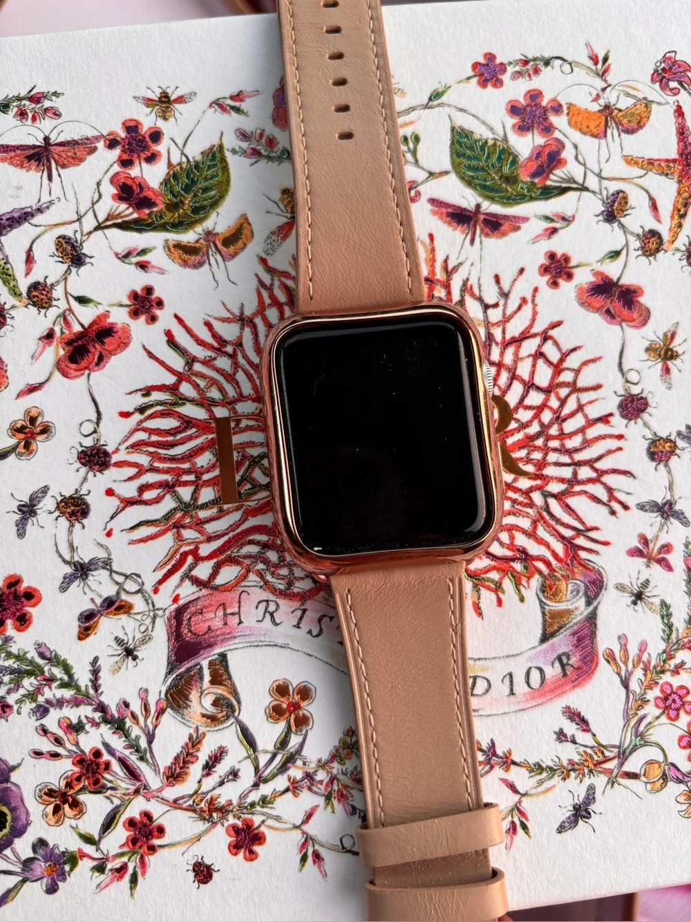 Apple smartwatch rose
